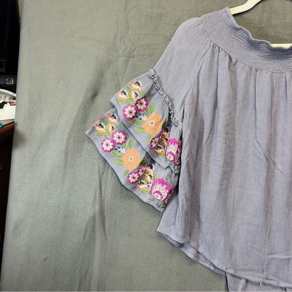 Medium umgee Embroidery Round Neck Top - Picture 2 of 11